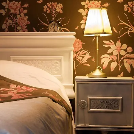 Sleeping In * Brugge